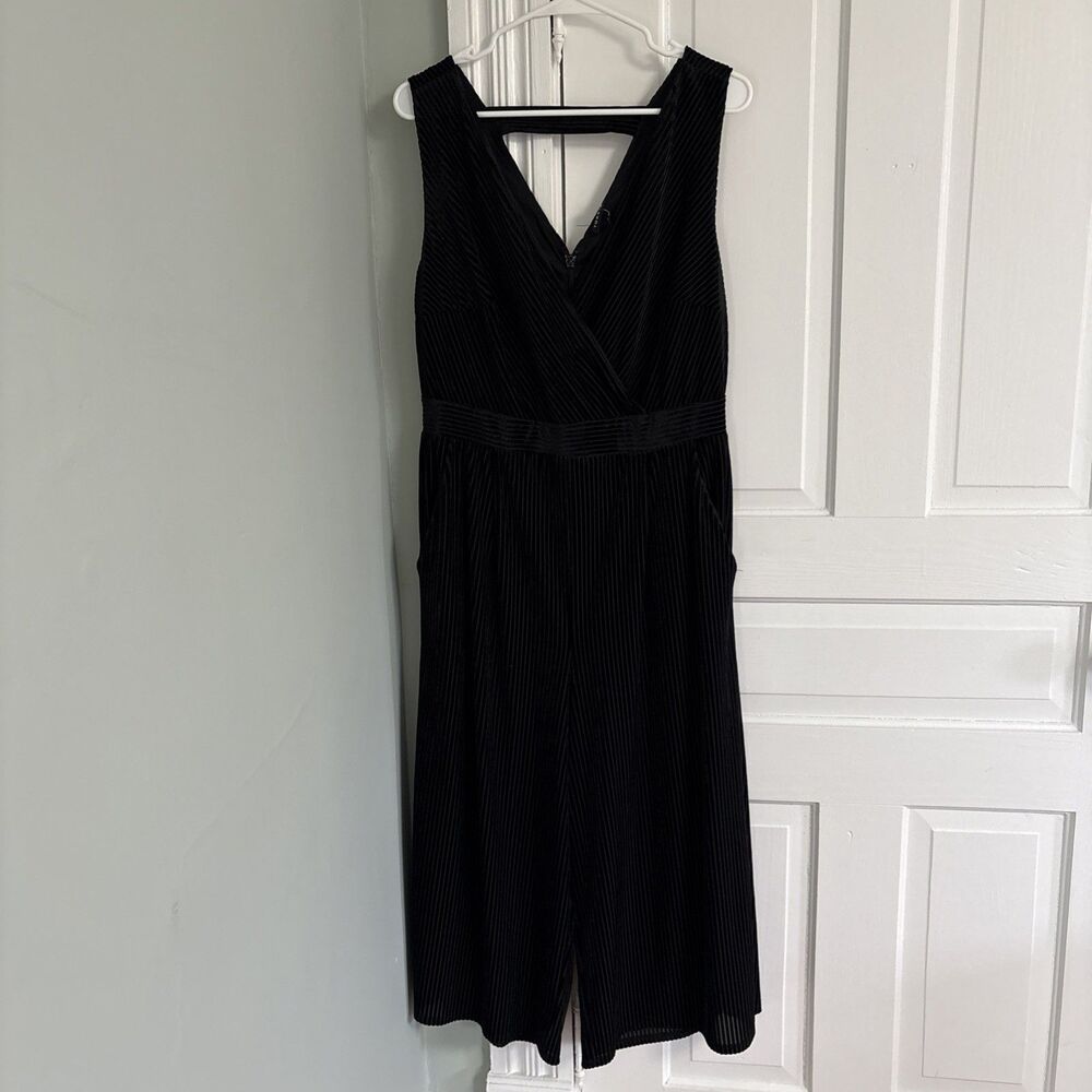 Torrid‎ Size 0 XL Plus Jumpsuit Black Corduroy Jumpsuit Lined Zip Back Keyhole